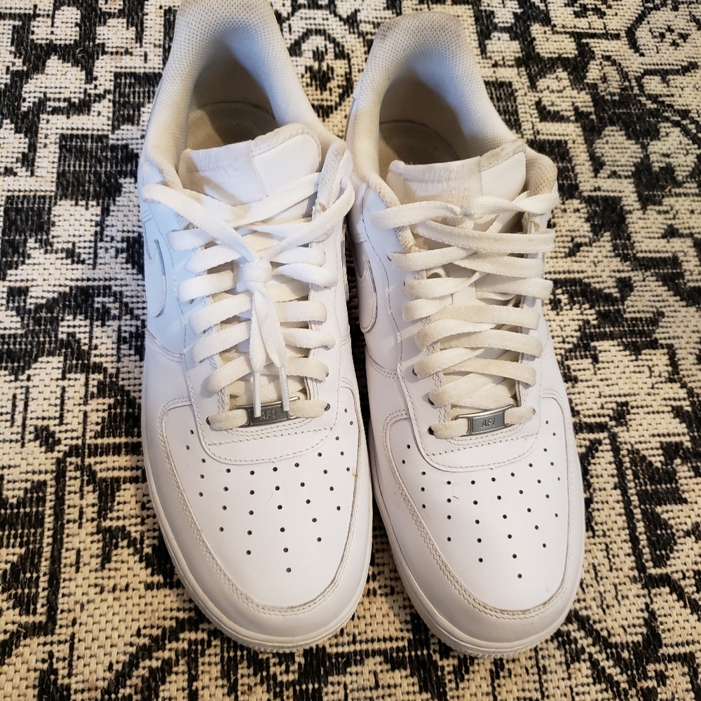 NIKE AIR FORCE 1s